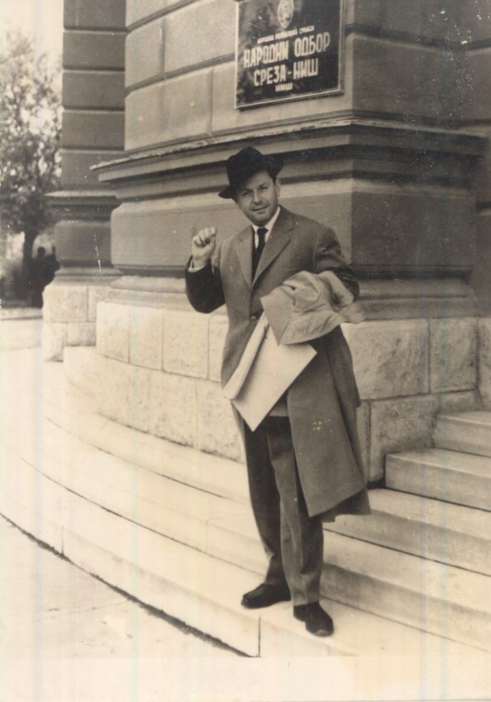 Stisnuta pesnica kao znak bunta i opomene