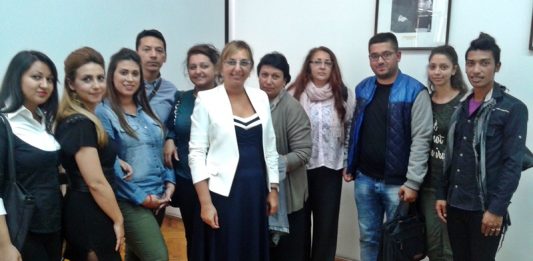 Marija Aleksandrović sa učiteljima romskog jezika; foto: privatna arhiva M.A.