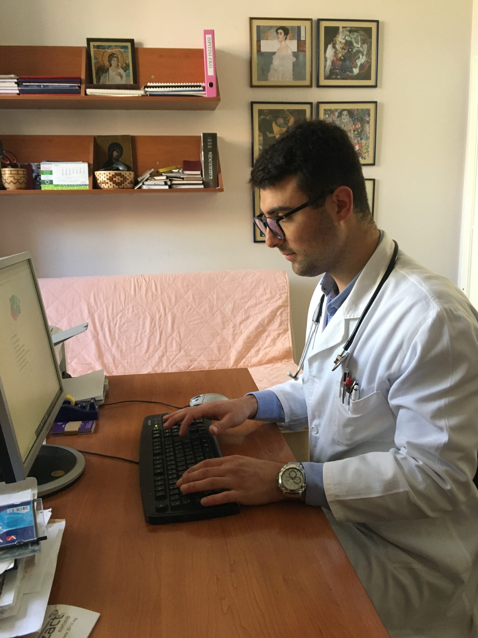 Naučni rad niškog studenta medicine proglašen najboljim na kongresu u Tuzli