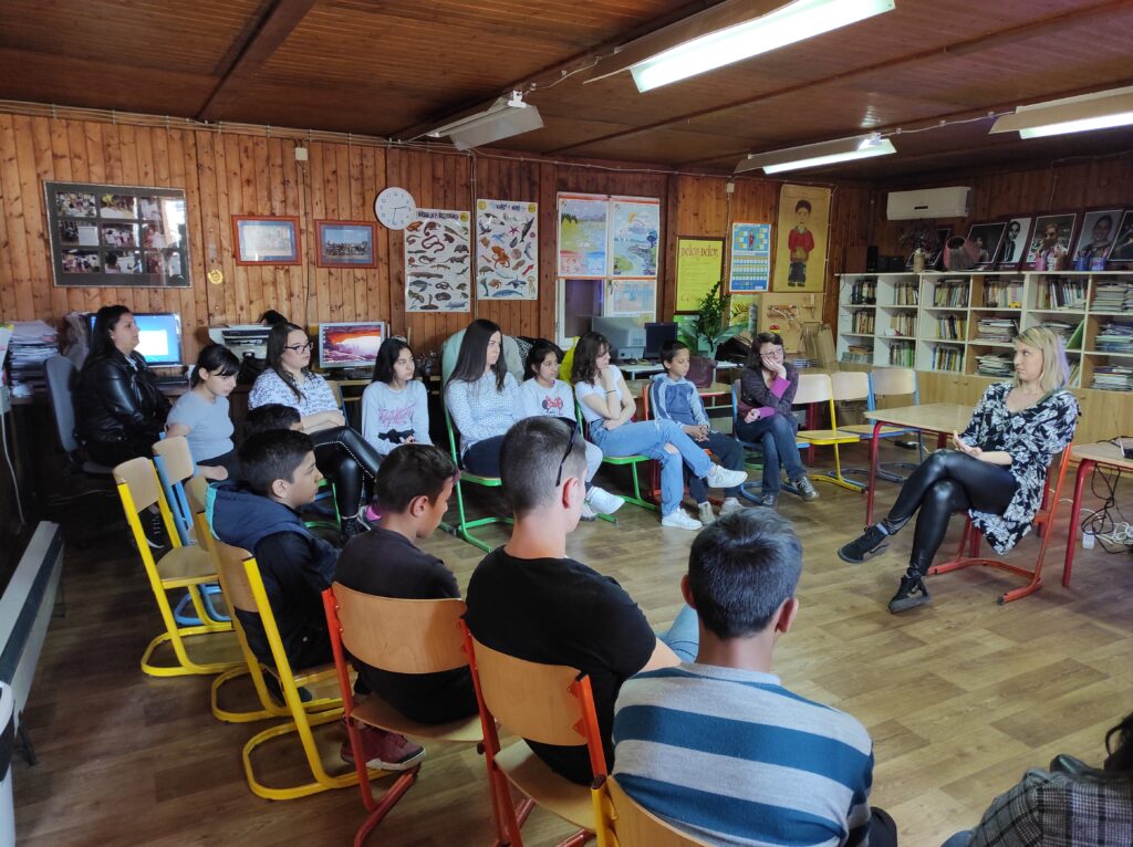 Maja Ćurčić, ART Aparat: Aktivizam nas uči da razvijamo empatiju Maja Ćurčić ART Aparat aktivizam