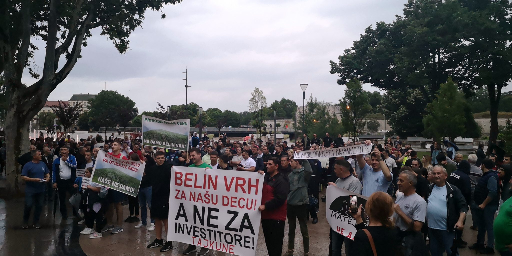 Treći protest završen ispred Gradske kuće