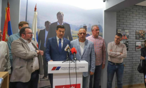 Još jedna pobeda proglašena u izbornoj noći - u štabu SNS-a Foto: A. Kostić