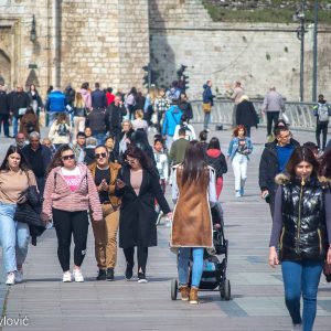 Mladi u južnoj i istočnoj Srbiji