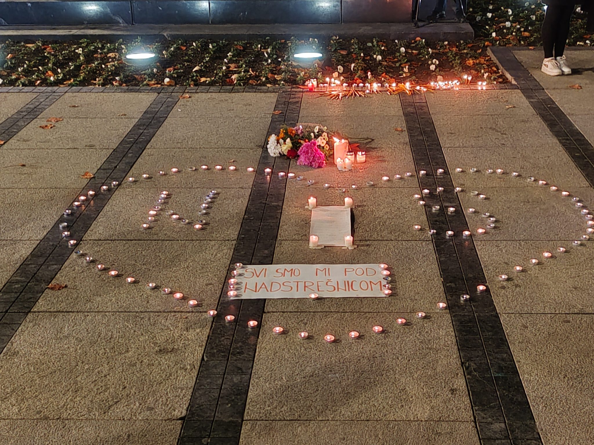 nadstrešnica
