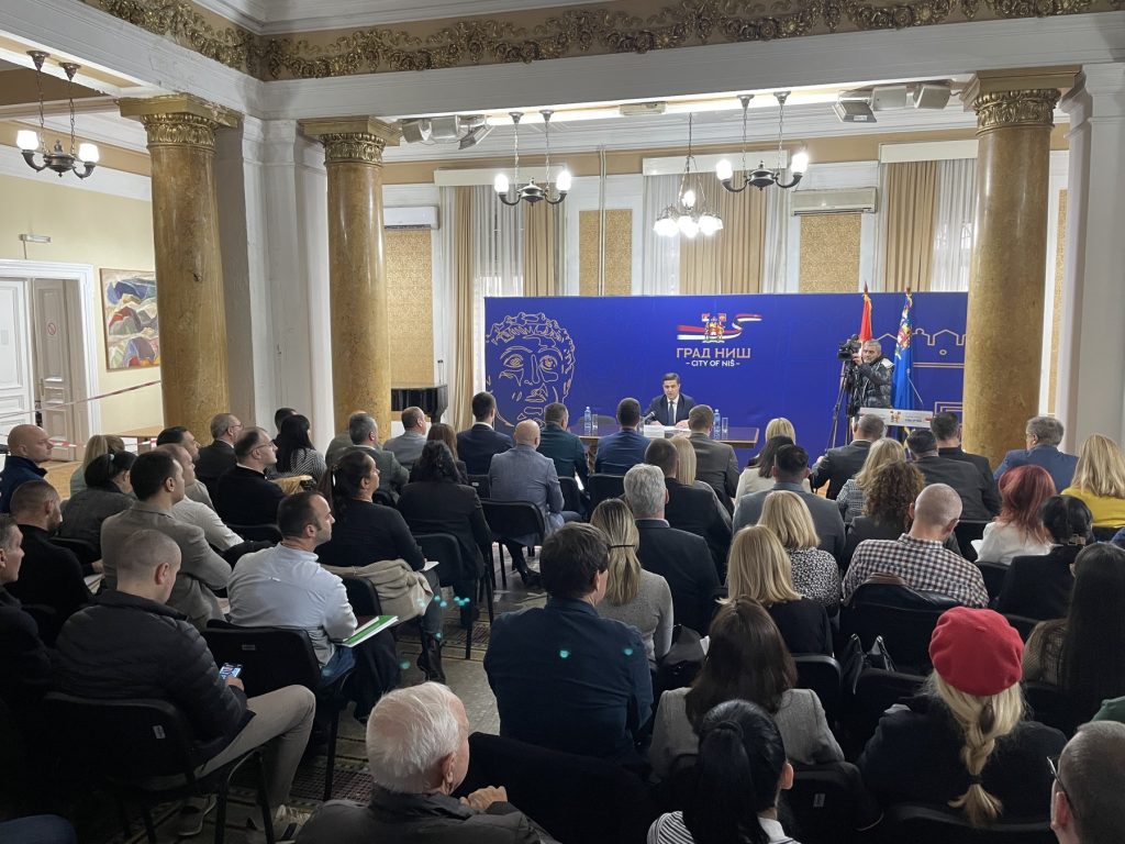 Gradonačelnik Niša predstavio “realističan” predlog budžeta, opozicija kritikuje što ga nisu “krojili” građani