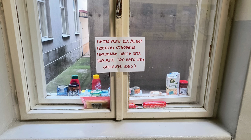 Niški studenti/kinje u blokadi apeluju: Hrana, grickalice i paketi vode su nam najpotrebniji hrana