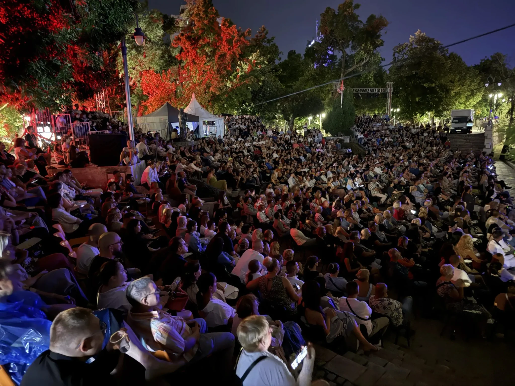 „Na vodi i slobodi“ – Niški filmski festival počeo uz „pumpanje“ i dodelu nagrade Tanji Bošković
