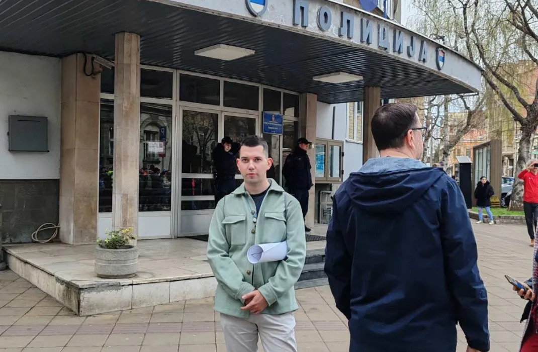 Uhapšen student Mateja Nikolić: SNS tvrdi da je napao aktivistkinju, advokat i „Studentska lista“ negiraju, policija se ne oglašava